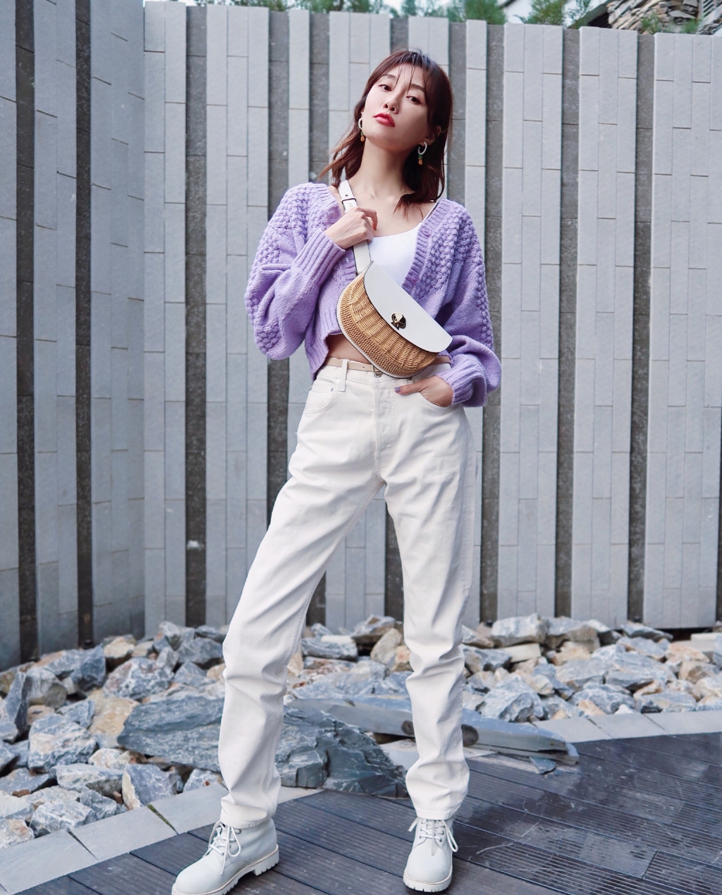 点击大图看下一张：李斯羽丁香紫甜美靓丽图片