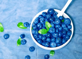 一组味道极美的蓝莓图片