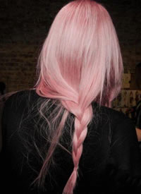 粉色头发，想不想试试？