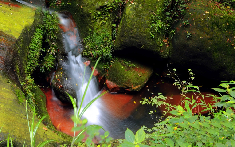 点击大图看下一张：贵州赤水天柱峰佛光岩风景图片