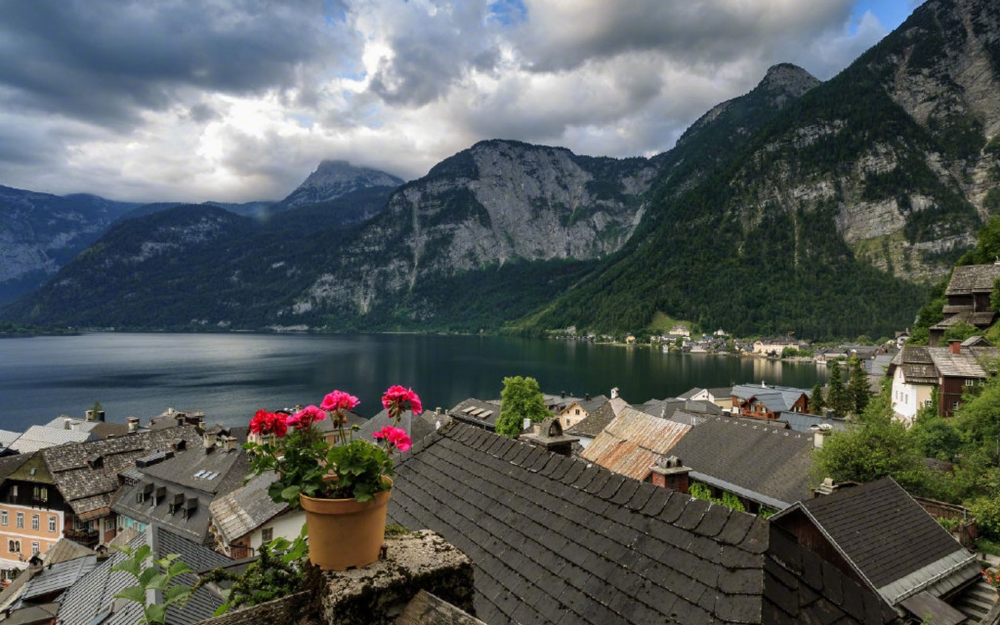 点击大图看下一张：奥地利小镇自然风景桌面壁纸