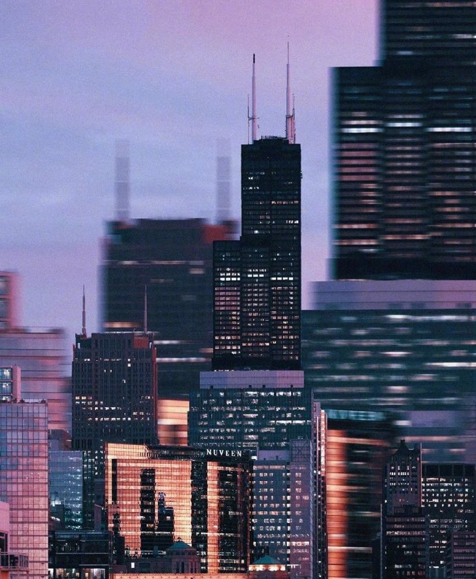 点击大图看下一张：夜幕降临，摄影师镜头下的芝加哥