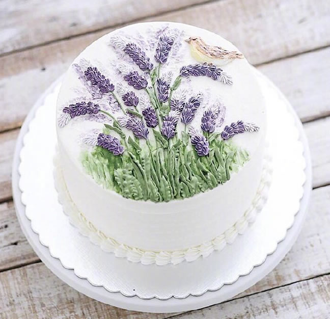 点击大图看下一张：生日需要一个美美的蛋糕