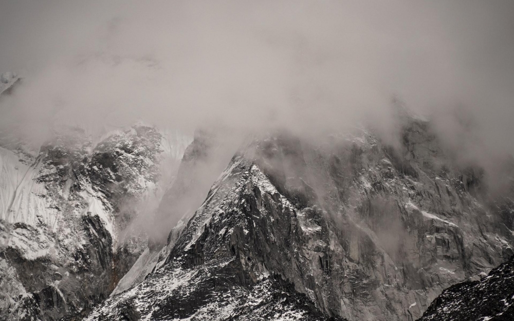 点击大图看下一张：雄伟的喜马拉雅山脉高清桌面壁纸