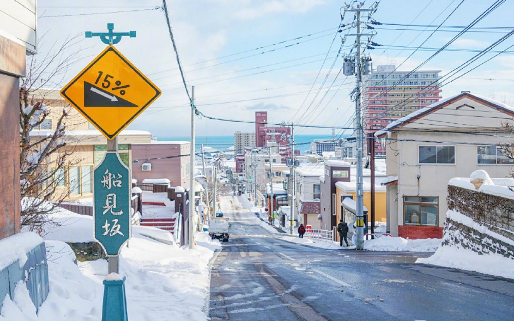 点击大图看下一张：日本雪景唯美自然风光桌面壁纸
