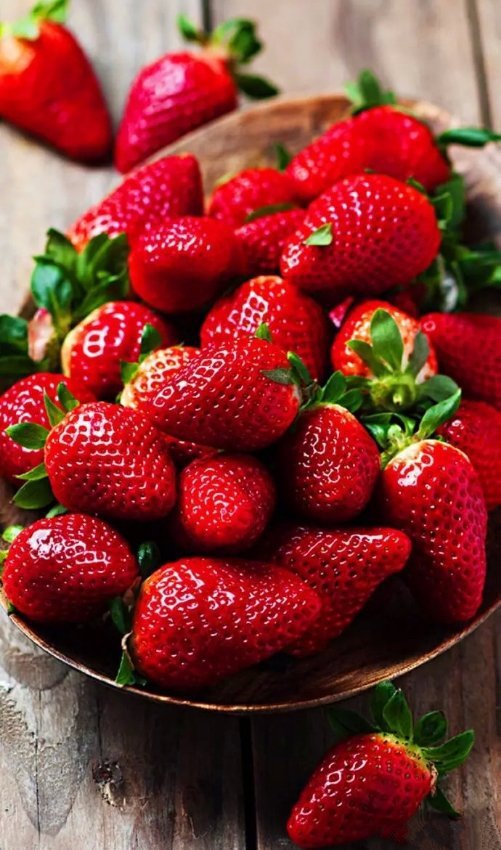 点击大图看下一张：一组火红的草莓图片欣赏