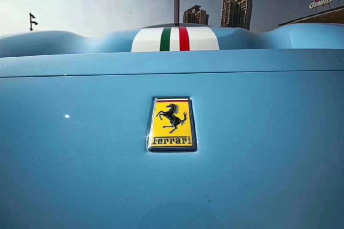 点击大图看下一张：法拉利488 Pista，国内在售最帅Tailor-Made版本