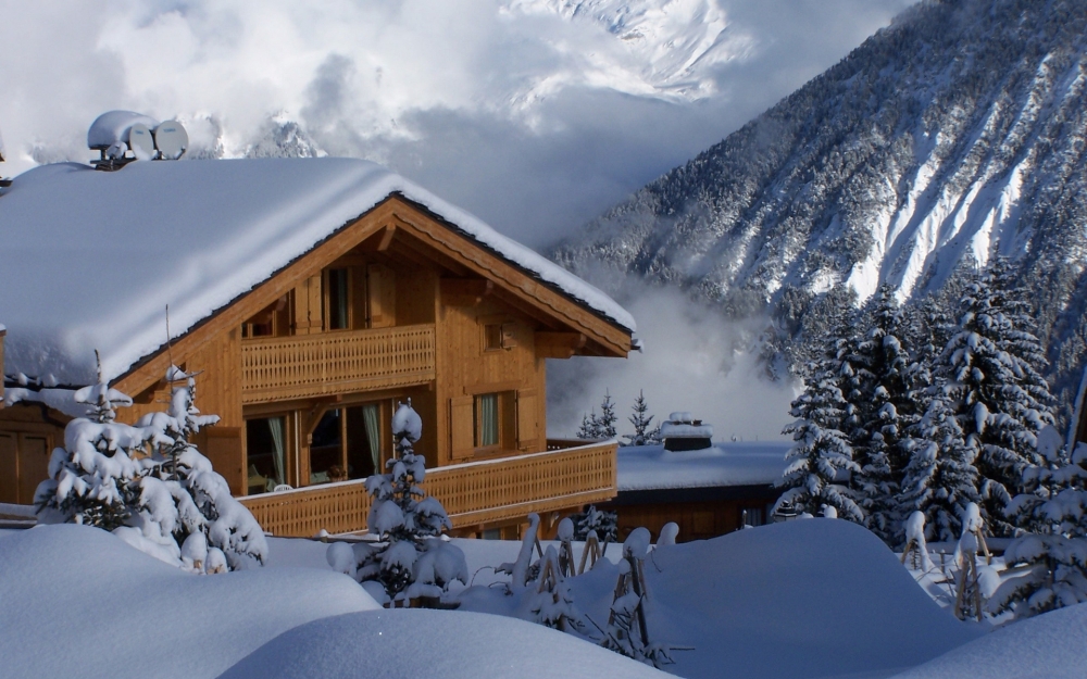 点击大图看下一张：风雪中的木屋高清图片