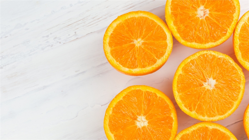 点击大图看下一张：新鲜的橙子高清桌面壁纸