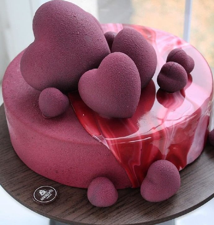 点击大图看下一张：好看的情人节慕斯蛋糕图片