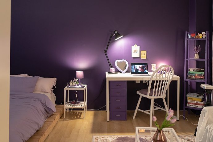 点击大图看下一张：一个紫色控的单人家居装饰