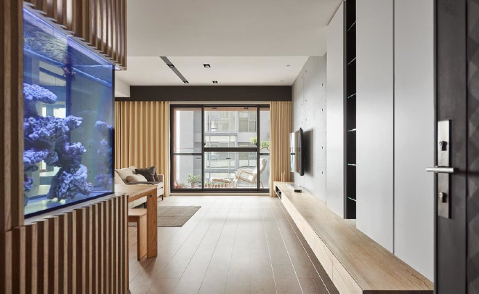 点击大图看下一张：极简原木设计案例，​​​​纯真自然般的家居生活 ​