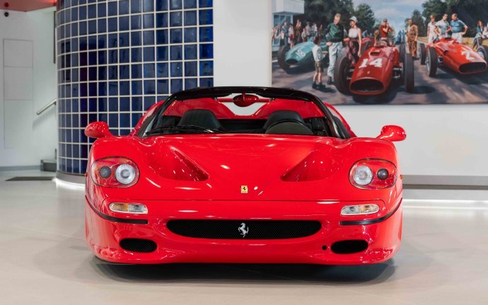点击大图看下一张：Ferrari F50，骚气十足