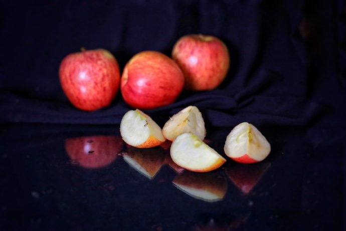 点击大图看下一张：一组香香脆脆的苹果图片