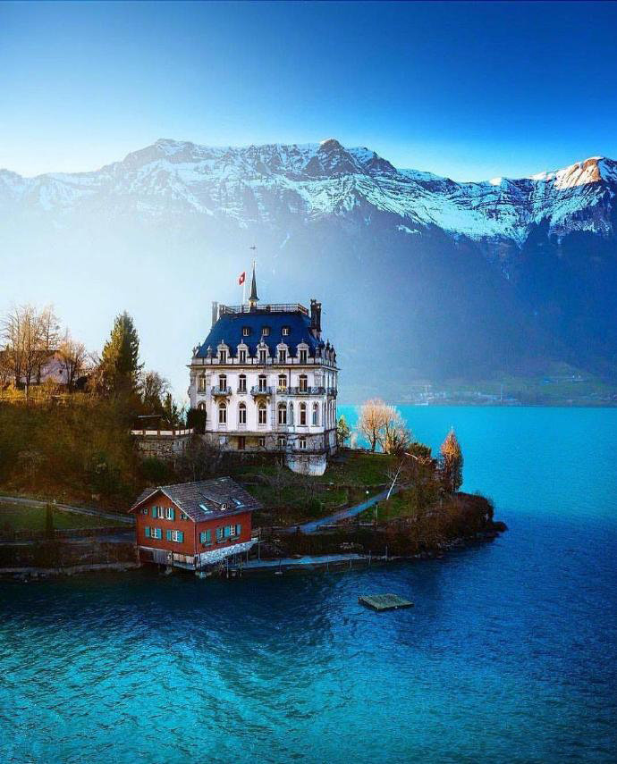 点击大图看下一张：瑞士伊斯特瓦尔德小镇，藏在深山里的湖畔仙境