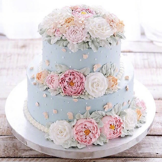 点击大图看下一张：美丽的花朵蛋糕图片