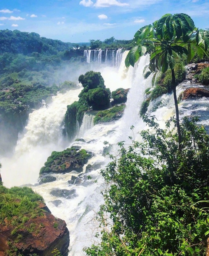 点击大图看下一张：世界最宽、南美最大的瀑布 —— 伊瓜苏瀑布
