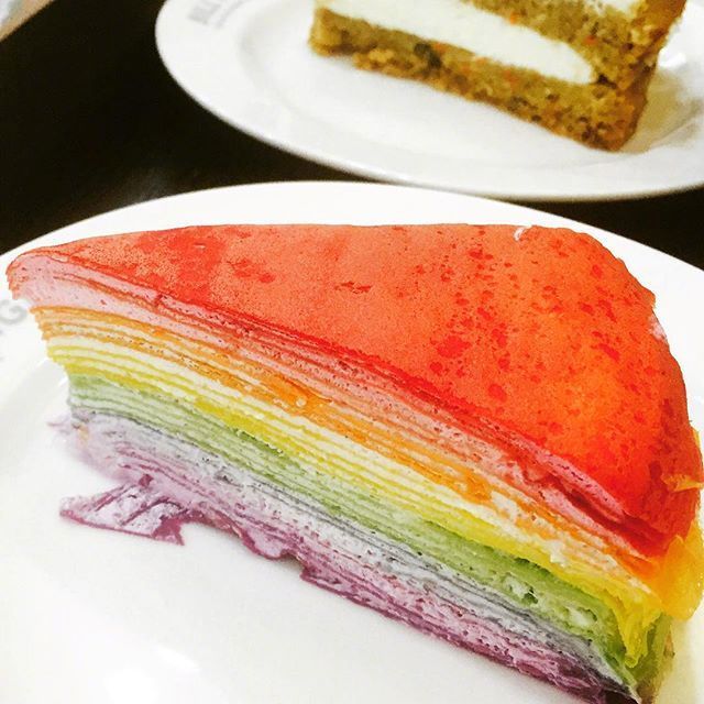 点击大图看下一张：绚丽多彩的彩虹蛋糕图片