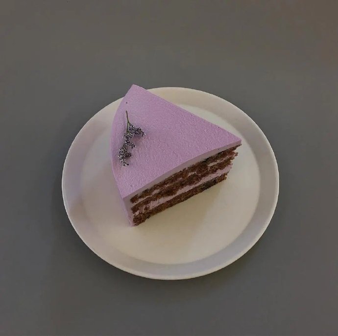 点击大图看下一张：精致小蛋糕需要慢慢品尝