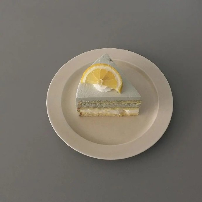 点击大图看下一张：精致小蛋糕需要慢慢品尝