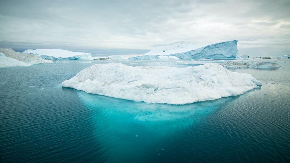 点击大图看下一张：格陵兰岛冰山唯美高清桌面壁纸