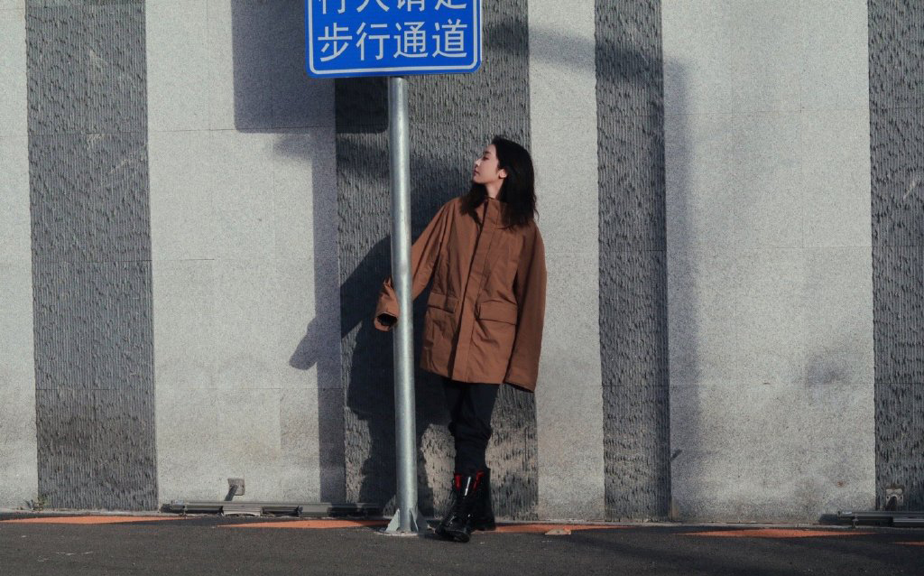 点击大图看下一张：赵小棠冬日温暖街拍照图片