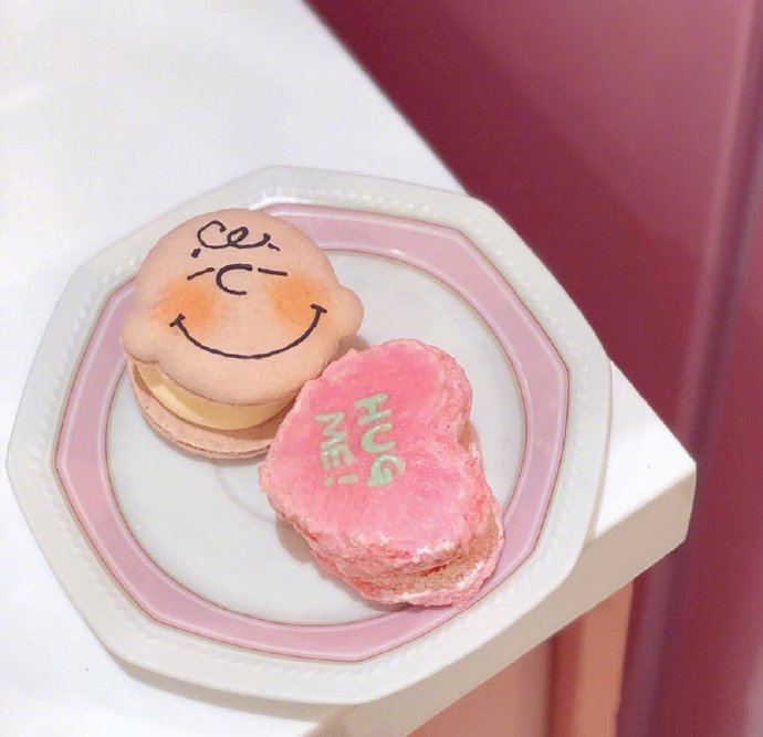 点击大图看下一张：看到这么可爱的马卡龙甜点，一整天都有好心情