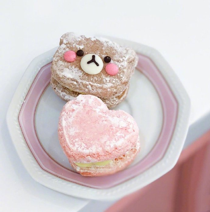 点击大图看下一张:看到这么可爱的马卡龙甜点,一整天都有好心情