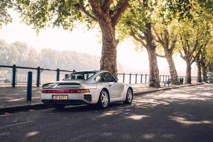 点击大图看下一张：Porsche 959 ​​​​经典完美！细节满满！