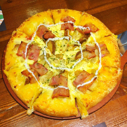 点击大图看下一张：美味的芝士拉丝披萨 ​​​​