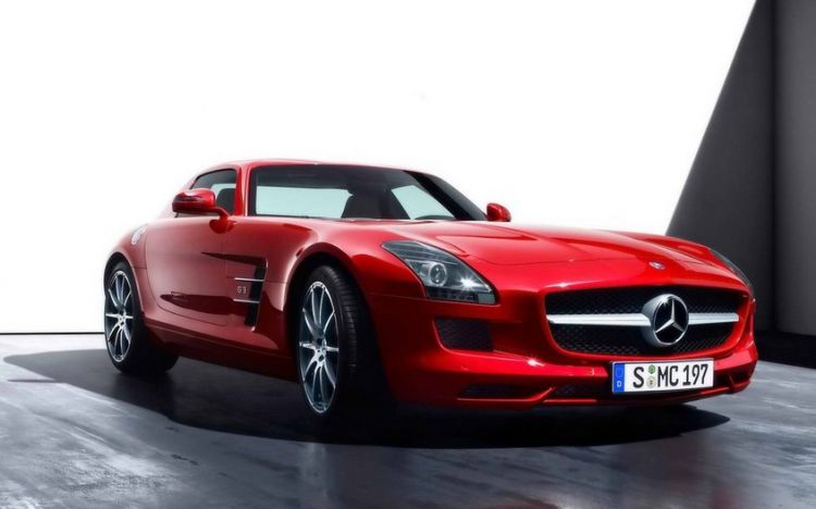点击大图看下一张：高性能超跑汽车红色奔驰AMG高清图片