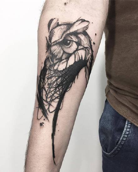 点击大图看下一张：一组黑灰动物手臂纹身图案
