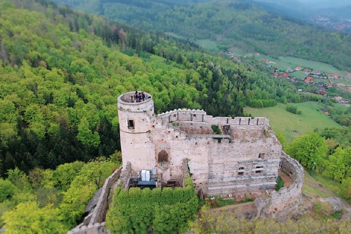 点击大图看下一张：俯瞰波兰的城堡，如此气势恢宏