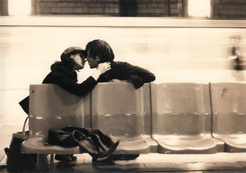 点击大图看下一张：吻之意境非主流情侣图片