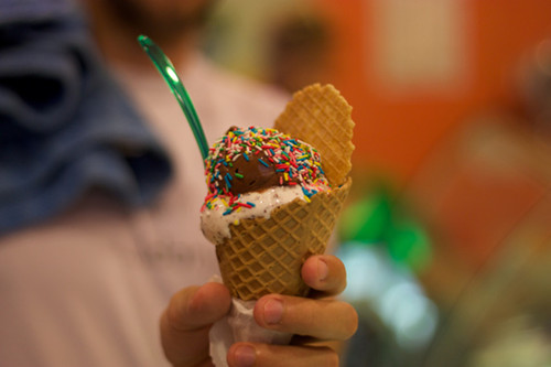 点击大图看下一张：凉爽解渴的冰淇淋图片