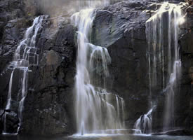 维多利亚瀑布美景图片桌面壁纸