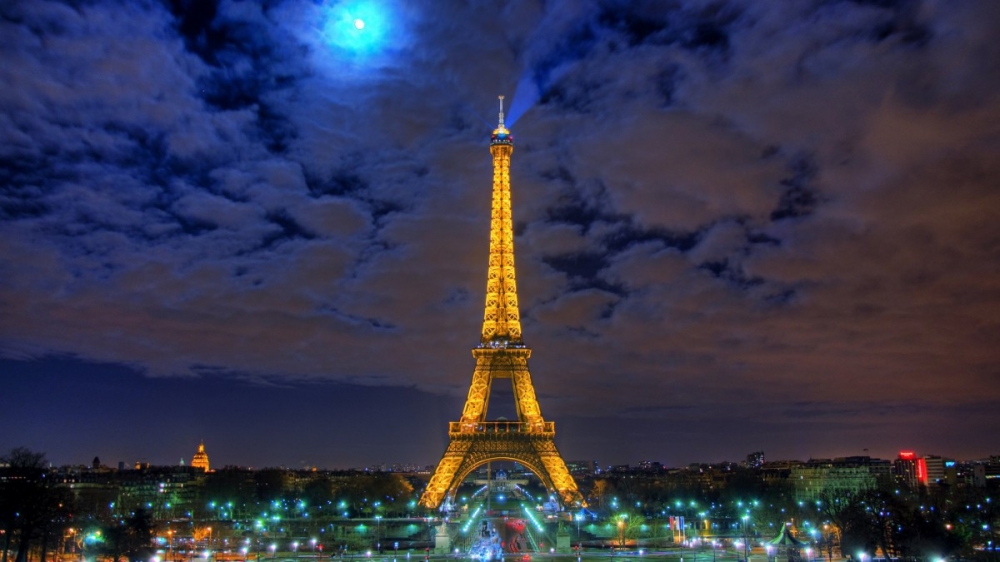 点击大图看下一张：法国埃菲尔铁塔风景图片