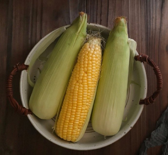 点击大图看下一张：小小的玉米都可以拍出这么美的照片