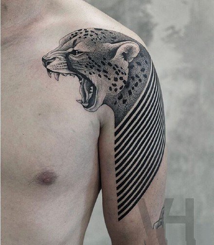 点击大图看下一张：一组黑灰色霸气的老虎纹身图案