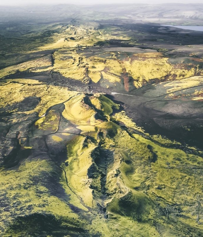 点击大图看下一张：冰岛，大自然的天然抹茶