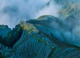 广西龙脊，有着“世界梯田之冠”的美称