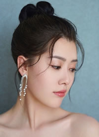 一组简洁美丽的韩式新娘发型图片