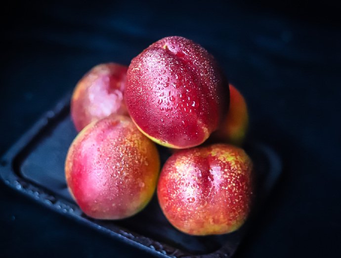 点击大图看下一张：一组脆脆甜甜的油桃图片