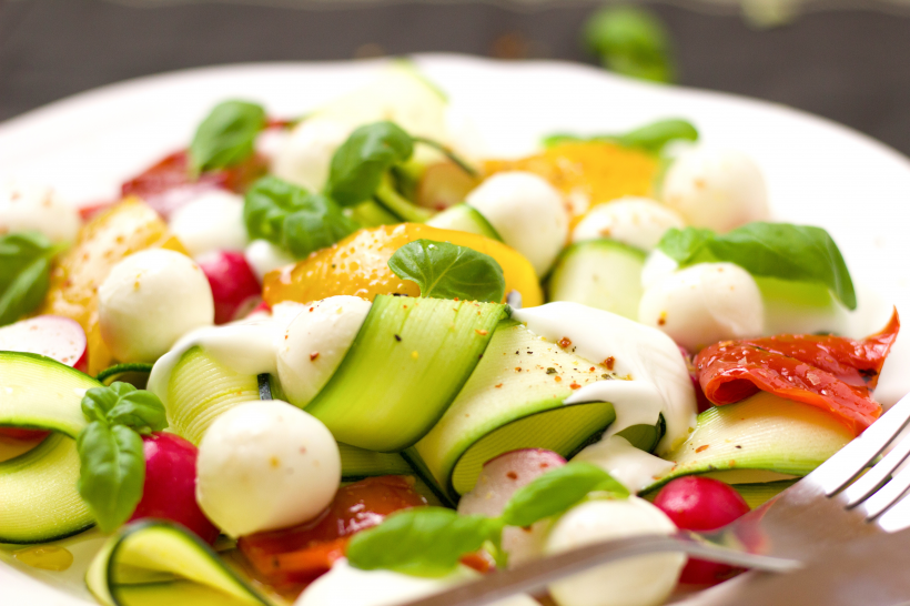 点击大图看下一张：营养爽口的蔬菜沙拉图片