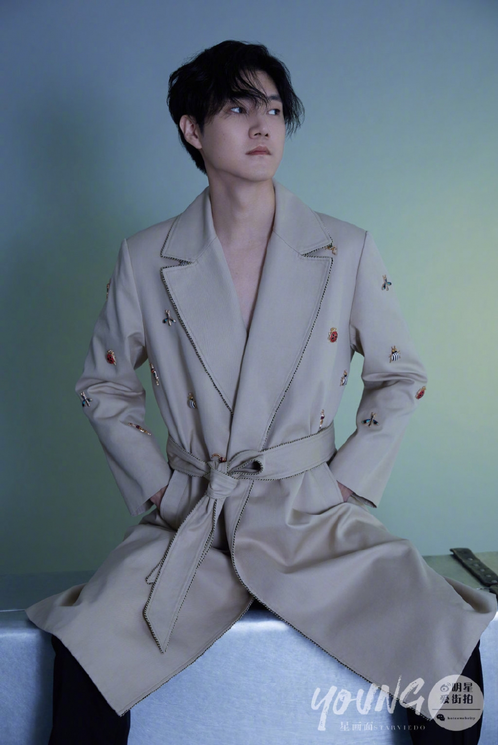 点击大图看下一张：歌手王晰冷调禁欲系写真图片