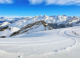 阿尔卑斯山雪景高清桌面壁纸