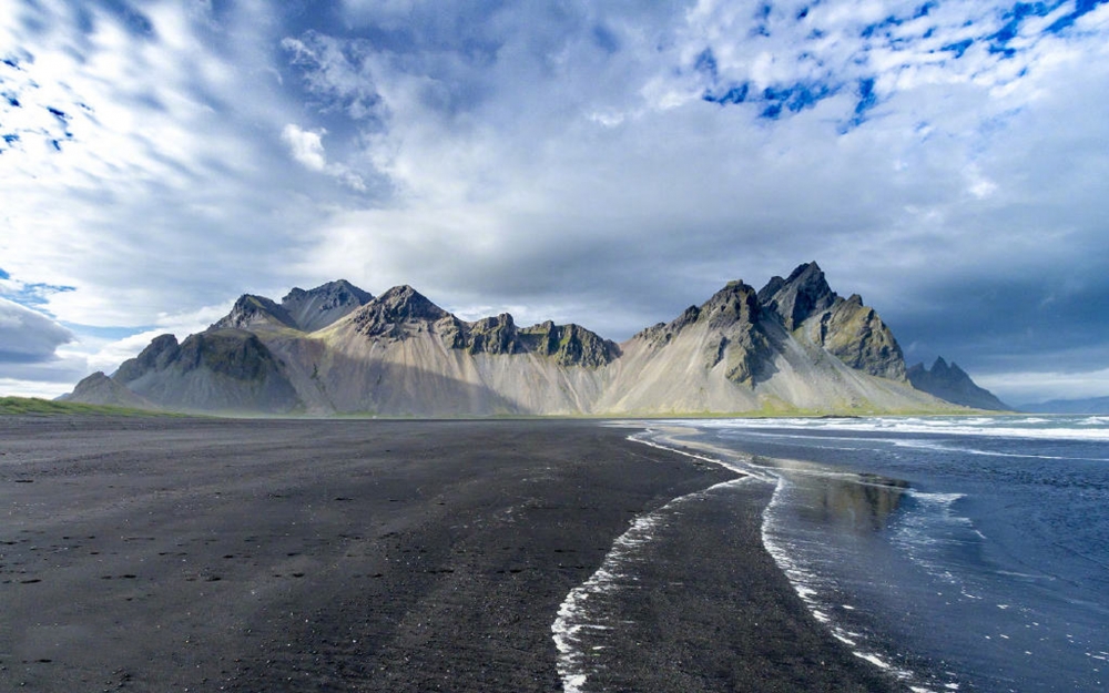 点击大图看下一张：大自然冰岛奇观桌面壁纸