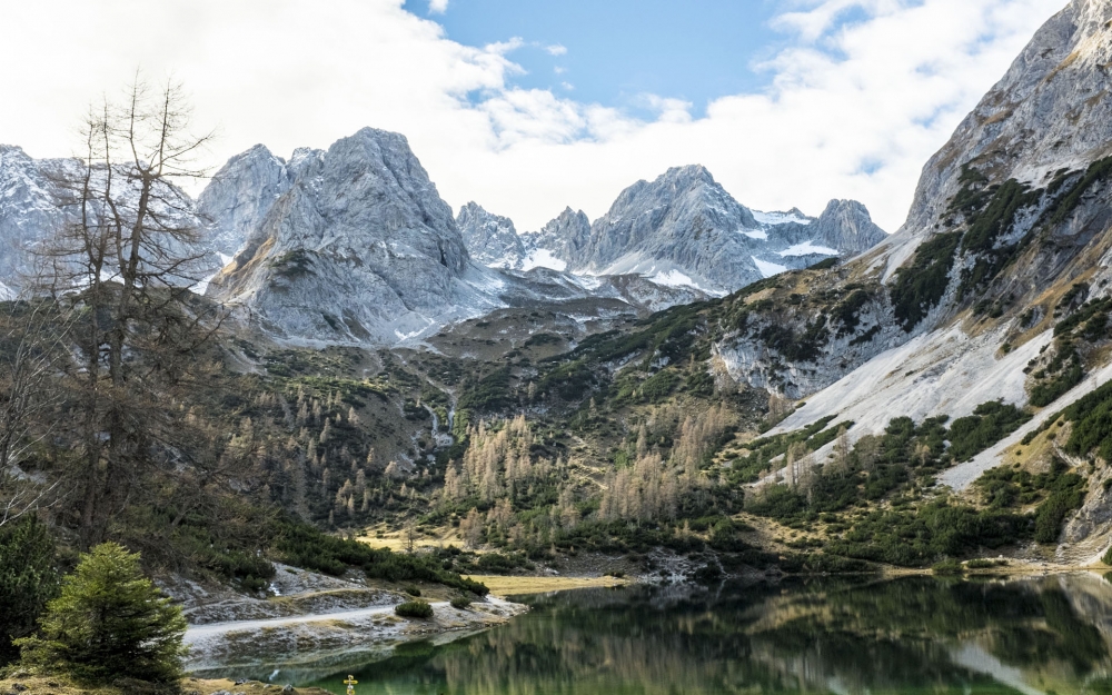 点击大图看下一张：阿尔卑斯山唯美风景桌面壁纸
