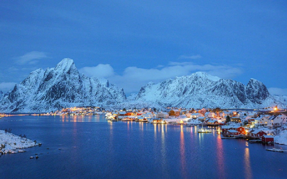 点击大图看下一张：挪威罗弗敦群岛唯美风景桌面壁纸