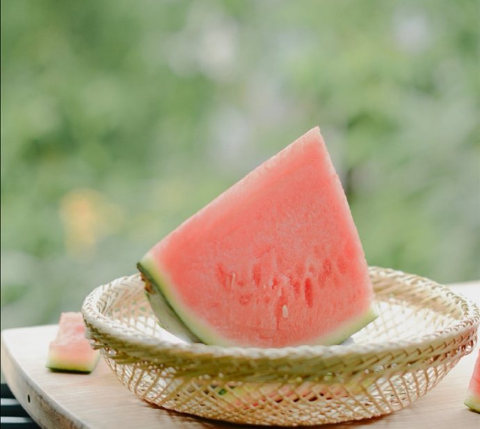 点击大图看下一张：清凉一夏的西瓜图片欣赏